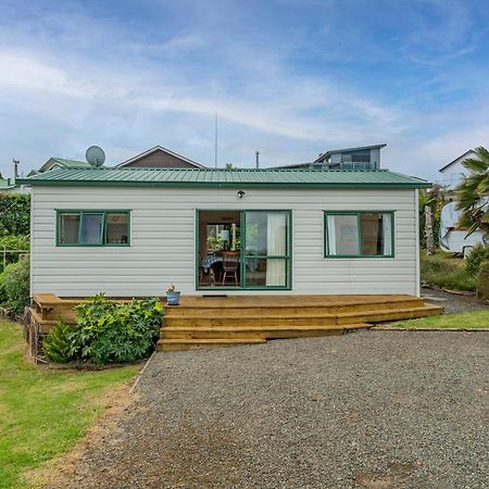 The Bach - Whitianga Holiday Home Exterior photo