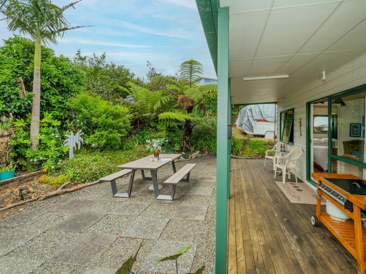 The Bach - Whitianga Holiday Home Exterior photo